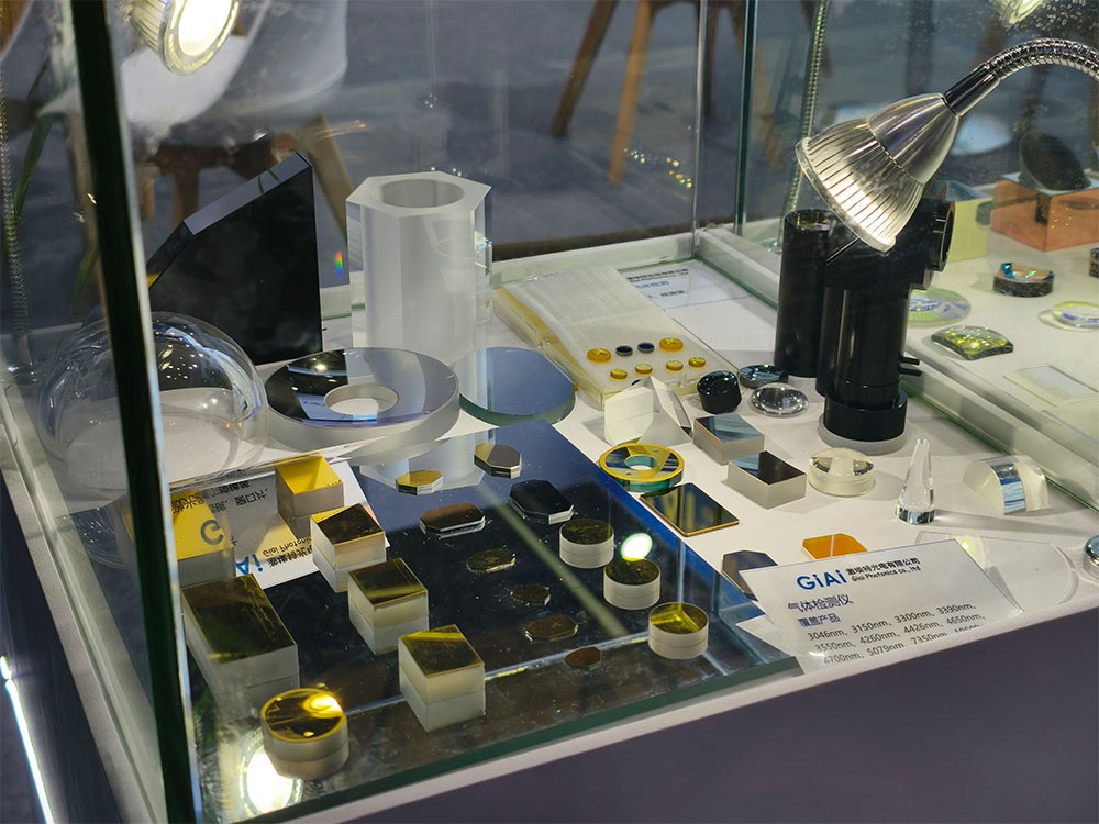 濾光片 激埃特氣體檢測光學(xué)鏡片展示